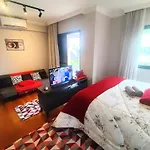 Luxxor Hotel Premiere Faria Lima - On The Sao Paulo Sky Line - King Duplex Studio Veranda - Executive Class - Red Velvet Edition