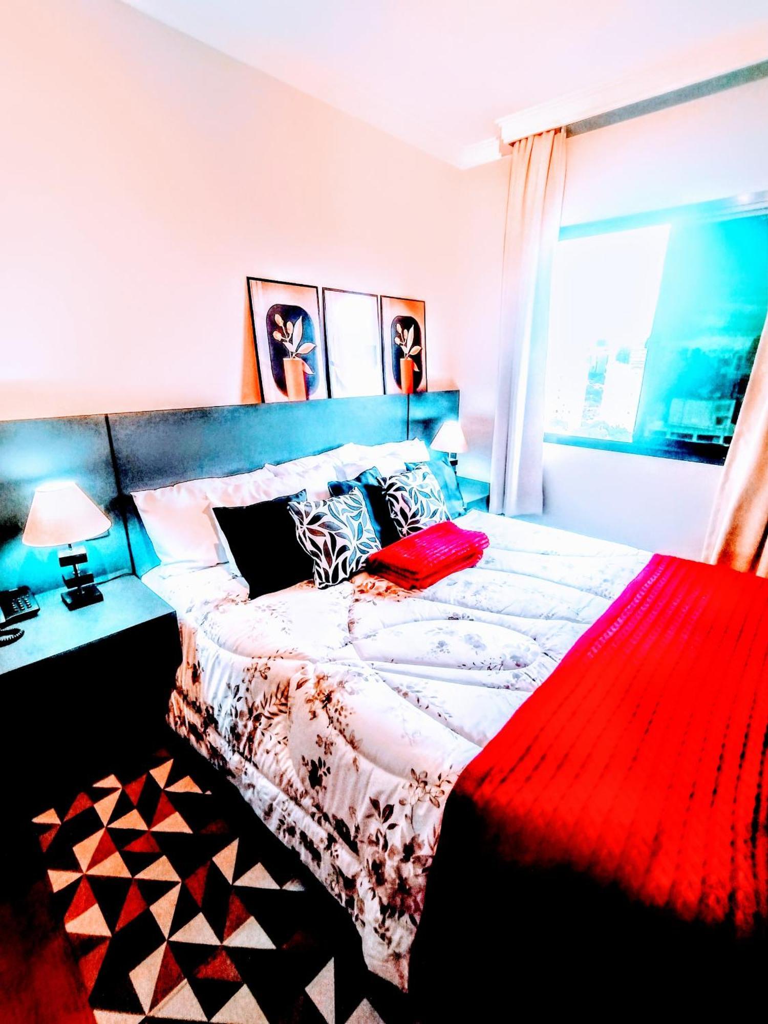 Luxxor Premiere Faria Lima - On The Sky Line - King Duplex Studio Veranda - Executive Class - Red Velvet Edition São Paulo