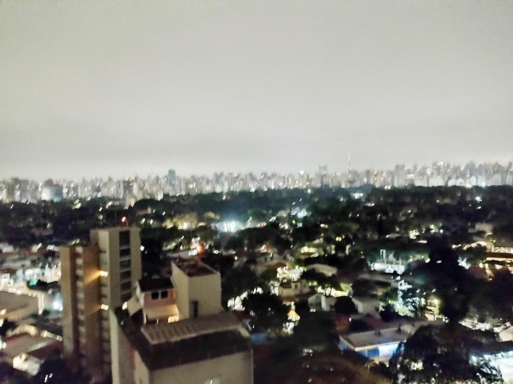 Hotel Luxxor Premiere Faria Lima - On The Sky Line - King Duplex Studio Veranda - Executive Class - Red Velvet Edition