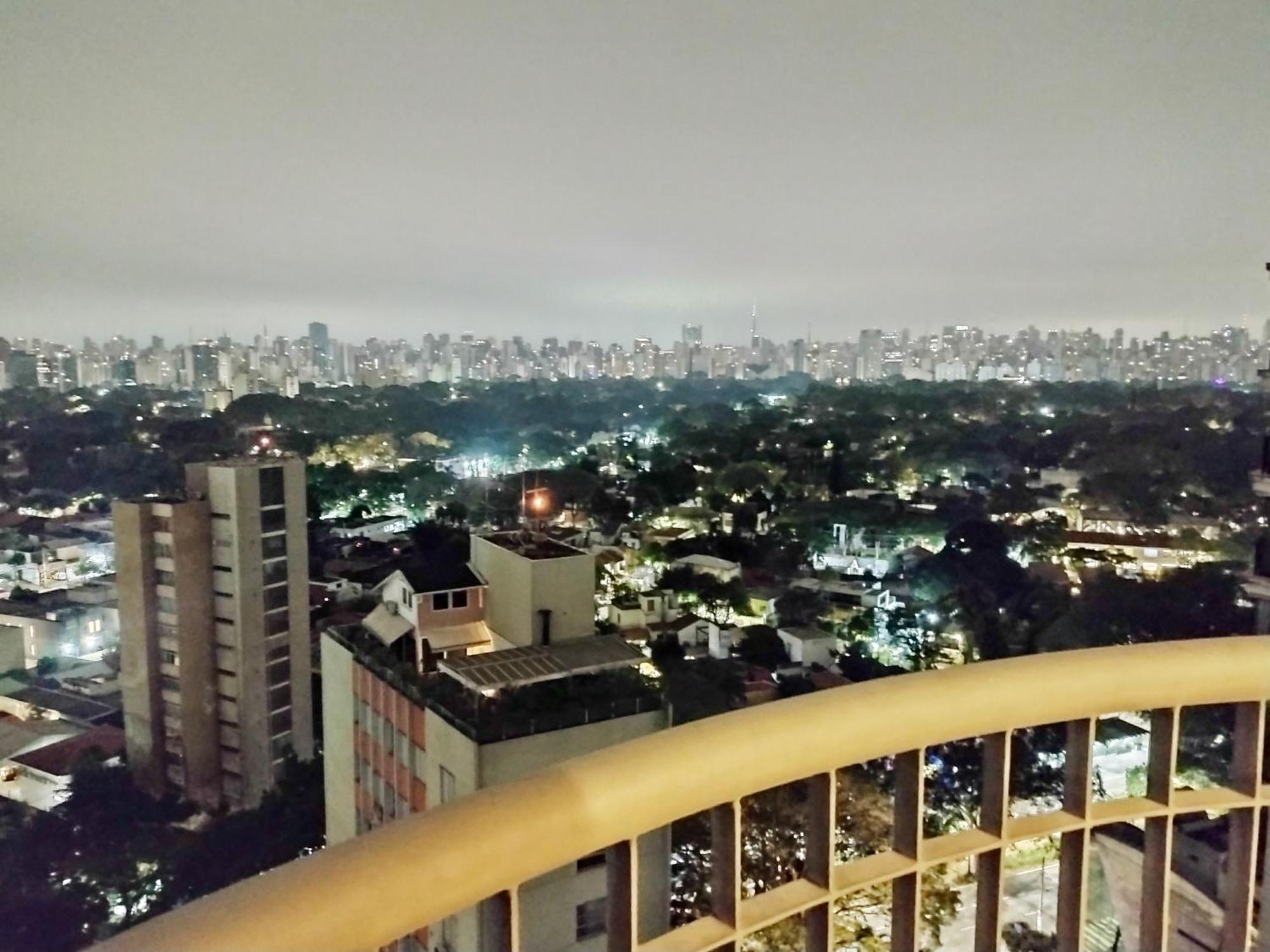 Luxxor Premiere Faria Lima - On The Sky Line - King Duplex Studio Veranda - Executive Class - Red Velvet Edition Hotel 5*