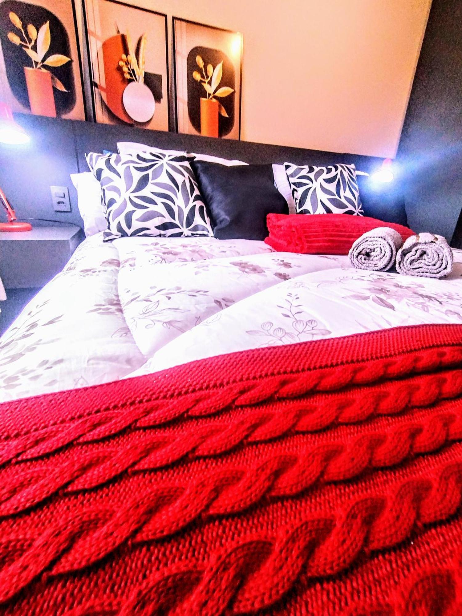 Luxxor Premiere Faria Lima - On The Sky Line - King Duplex Studio Veranda - Executive Class - Red Velvet Edition 5* São Paulo