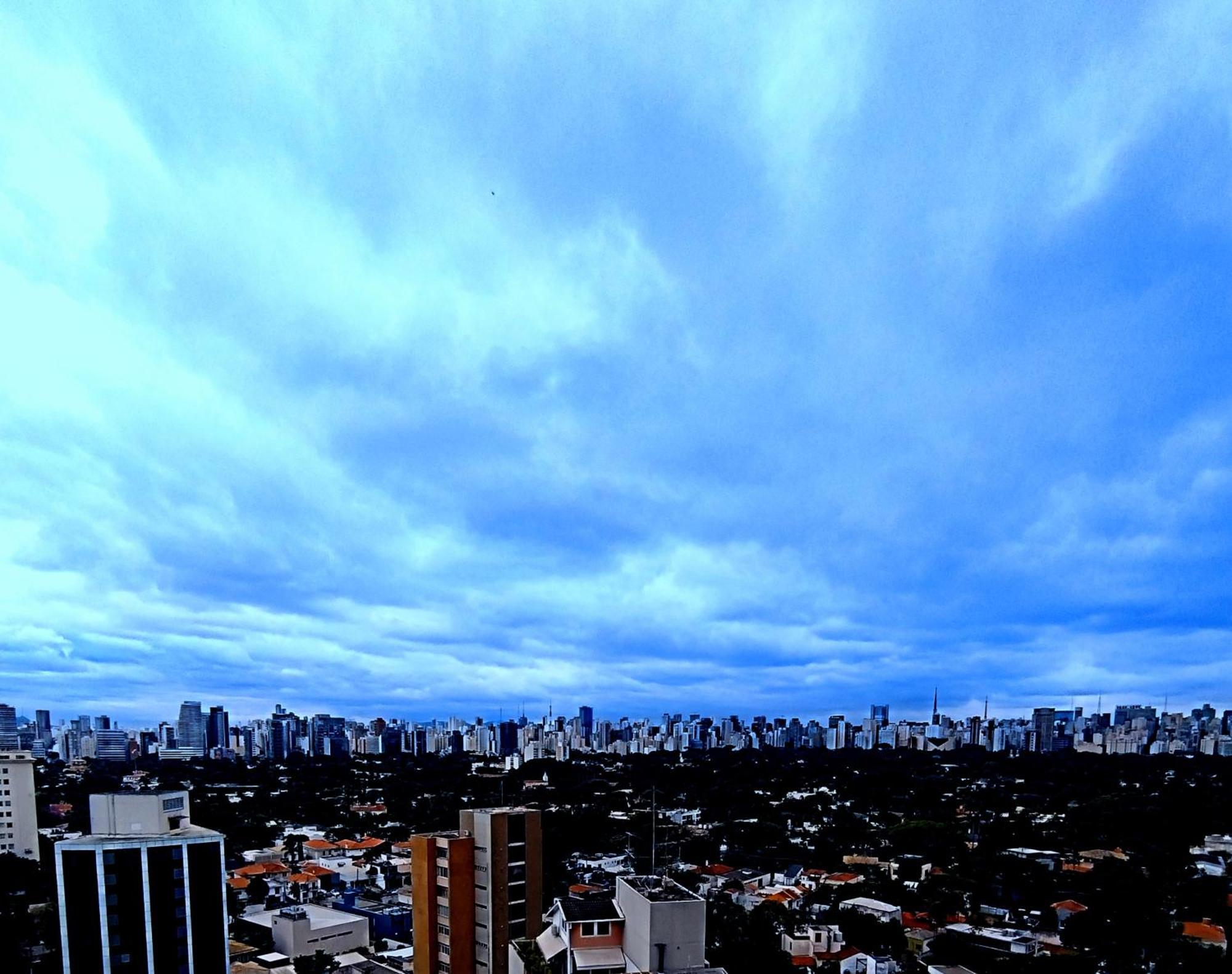 Luxxor Premiere Faria Lima - On The Sky Line - King Duplex Studio Veranda - Executive Class - Red Velvet Edition Hotel 5*
