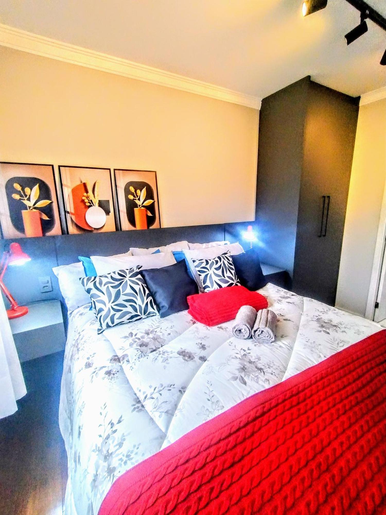Luxxor Premiere Faria Lima - On The Sky Line - King Duplex Studio Veranda - Executive Class - Red Velvet Edition